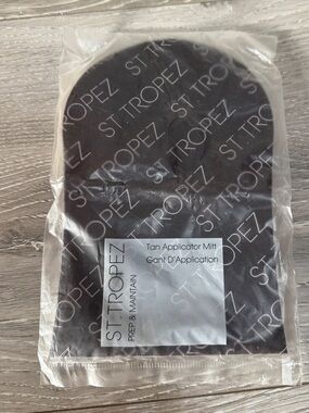 St. Tropez Tan Applicator Mitt, Black, Prep & a maintain, New in package
